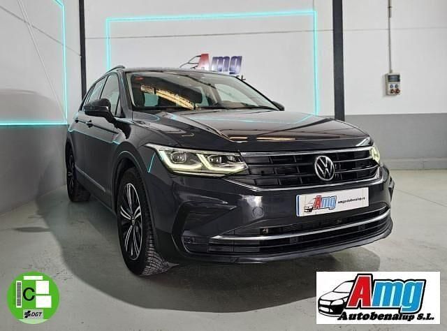 Usado VW Tiguan Life 150 CV (110 kW) 2021 Gris SUV