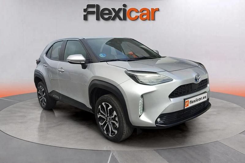 Gris Usado 2024 Toyota Yaris Hybrid Active | 19.490 € (Super precio) - Imagen 1/4