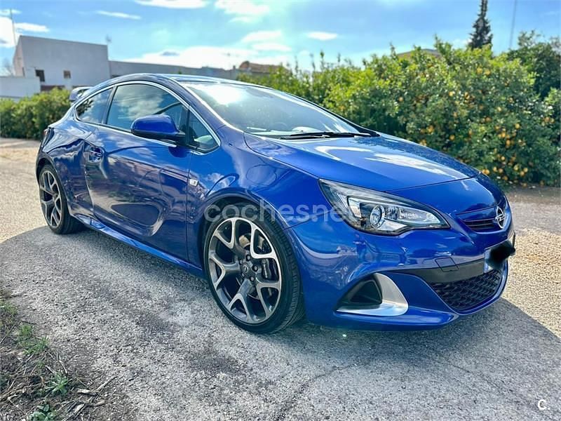 Usado Opel Astra GTC OPC 280 CV (205 kW) 2015 Azul Berlina