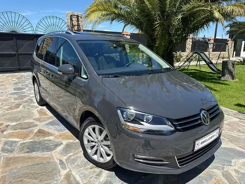 Usado VW Sharan Advance 177 CV (130 kW) 2020 Gris / plata Monovolumen