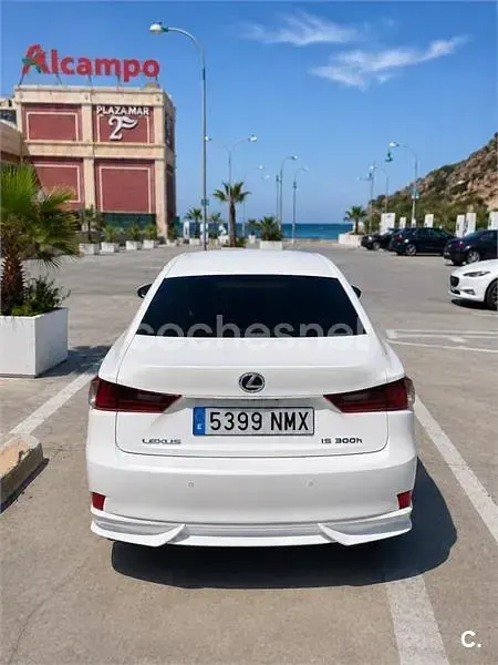 Usado Lexus IS300h 223 CV (164 kW) 2014 Blanco Berlina