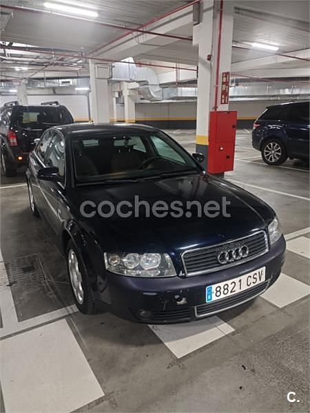 Negro Usado 2004 Audi A4 Premium Berlina | 2500 € (Buen precio) - Imagen 1/4