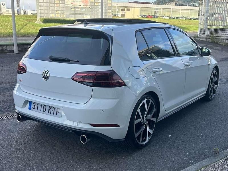 Usado VW Golf VII GTI 245 CV (180 kW) 2019 Blanco Utilitario