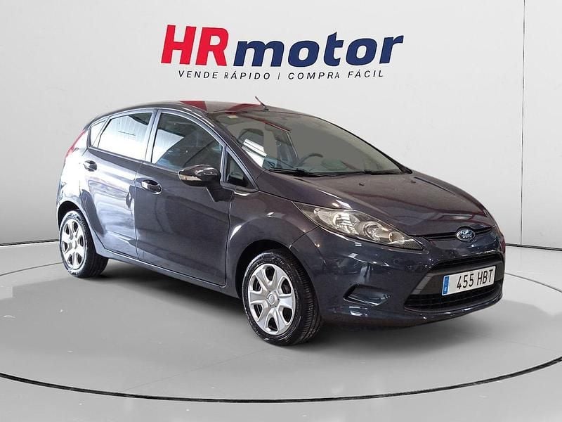 Gris Usado 2011 Ford Fiesta Trend Utilitario | 7290 € (Precio justo) - Imagen 1/4