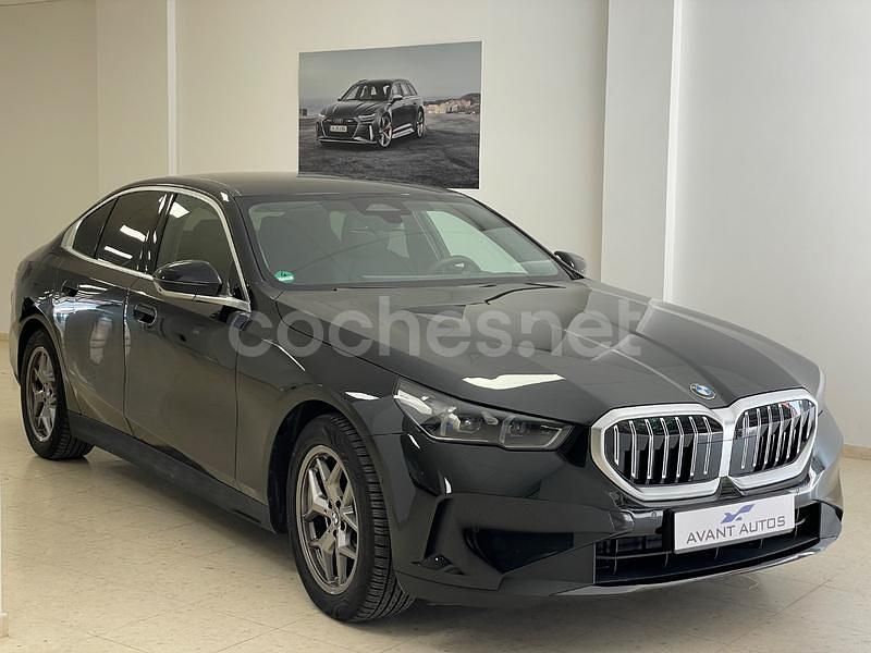 Negro Usado 2024 BMW 520 Comfort Edition Berlina | 45.900 € (Caro) - Imagen 1/4