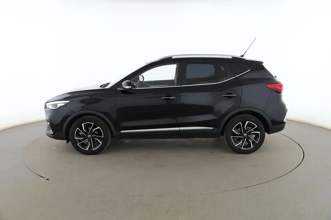 Usado MG ZS Luxury 111 CV (81 kW) 2022 Negro SUV