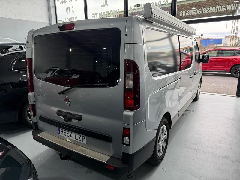 Usado Renault Trafic 150 CV (110 kW) 2022 Gris Monovolumen