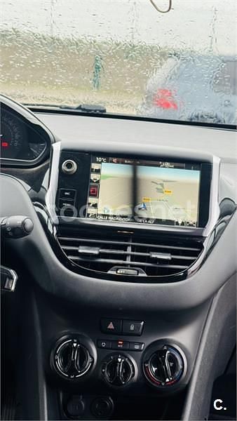 Usado Peugeot 208 Style 82 CV (60 kW) 2016 Gris / plata Utilitario