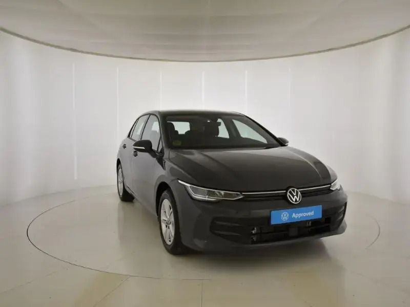 Gris/plata Usado 2024 VW Golf VIII | 24.990 € (Buen precio) - Imagen 1/4