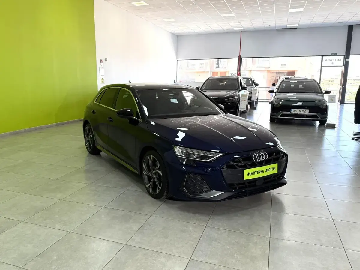 Usado Audi A3 e-tron S-Line 116 CV (85 kW) 2024 Azul Utilitario