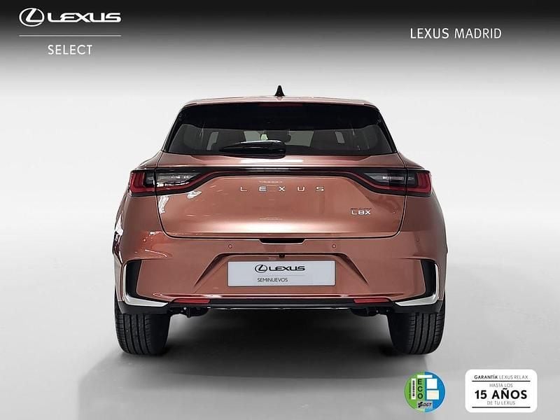 Usado Lexus LBX 136 CV (100 kW) 2025 Marrón SUV