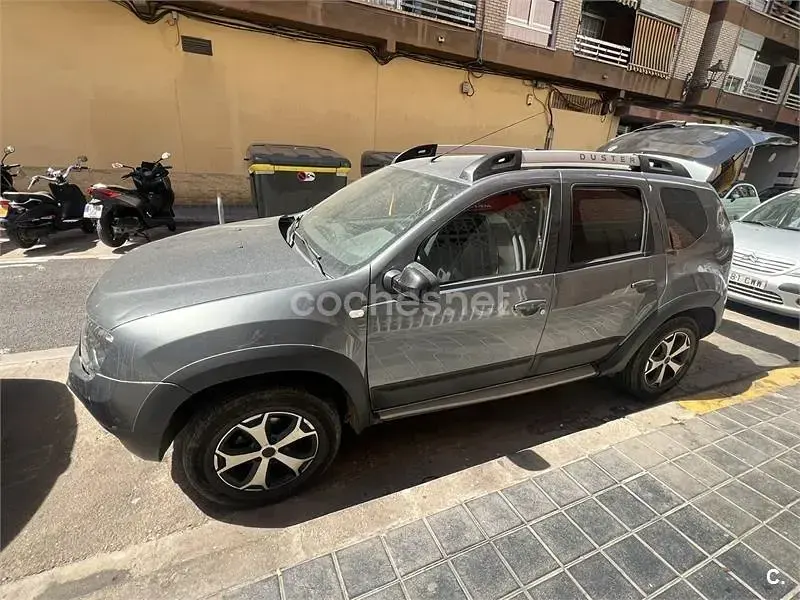 Usado Dacia Duster Ambiance 109 CV (80 kW) 2017 Gris / plata SUV