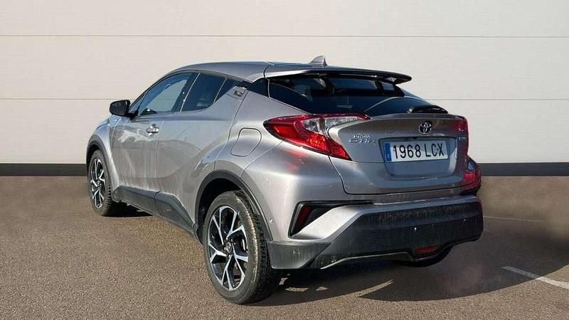 Usado Toyota C-HR Advance 122 CV (89 kW) 2019 Plateado SUV