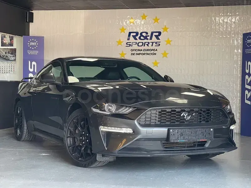 Usado Ford Mustang 290 CV (213 kW) 2018 Gris / plata Coupe