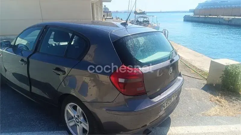 Usado BMW 118 122 CV (89 kW) 2007 Azul Utilitario