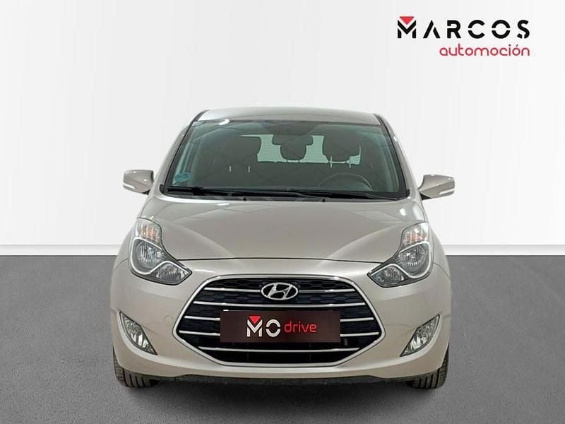 Usado Hyundai ix20 126 CV (92 kW) 2016 Gris Utilitario