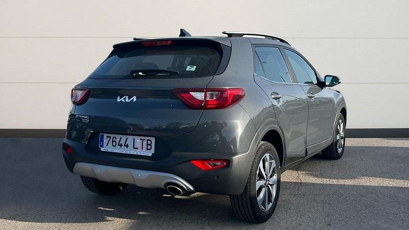 Usado Kia Stonic 120 CV (88 kW) 2021 Gris SUV