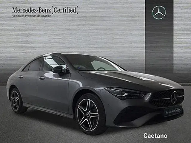 Usado Mercedes CLA250e 218 CV (160 kW) 2025 Gris montaña Coupe