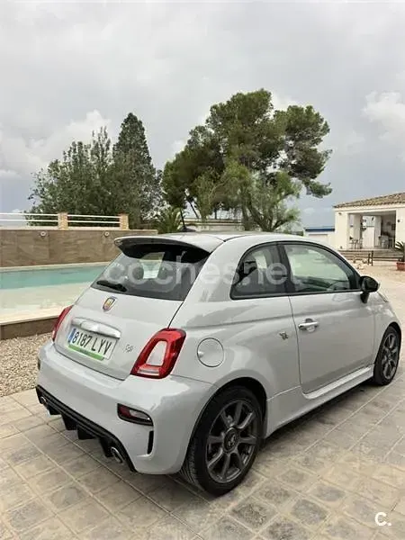 Usado Abarth 595 165 CV (121 kW) 2022 Gris / plata Berlina