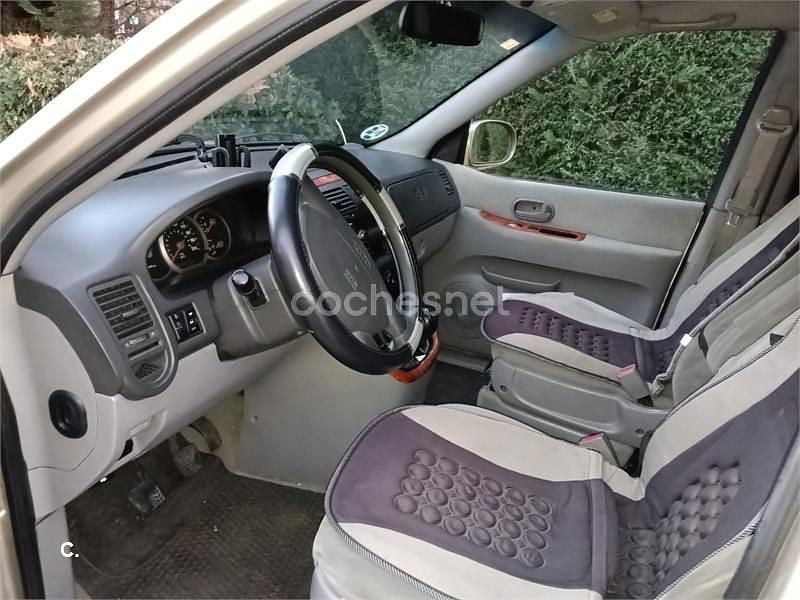 Usado Kia Carnival EX 144 CV (105 kW) 2006 Gris / plata Monovolumen