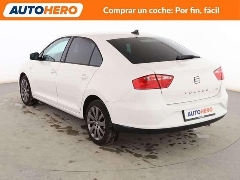 Usado Seat Toledo I-Tech 105 CV (77 kW) 2015 Blanco Utilitario