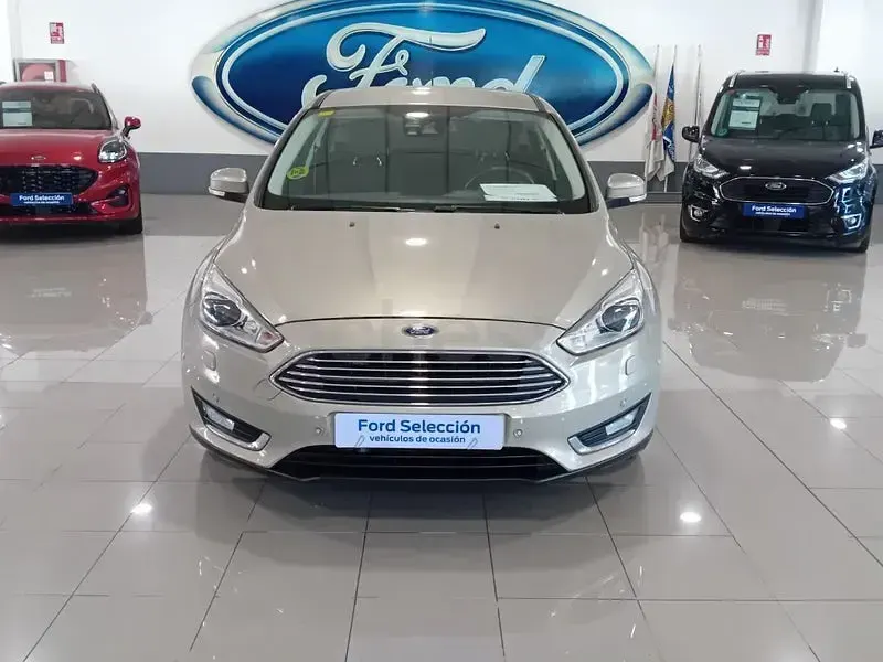 Usado Ford Focus Titanium 115 CV (84 kW) 2014 Marrón Berlina