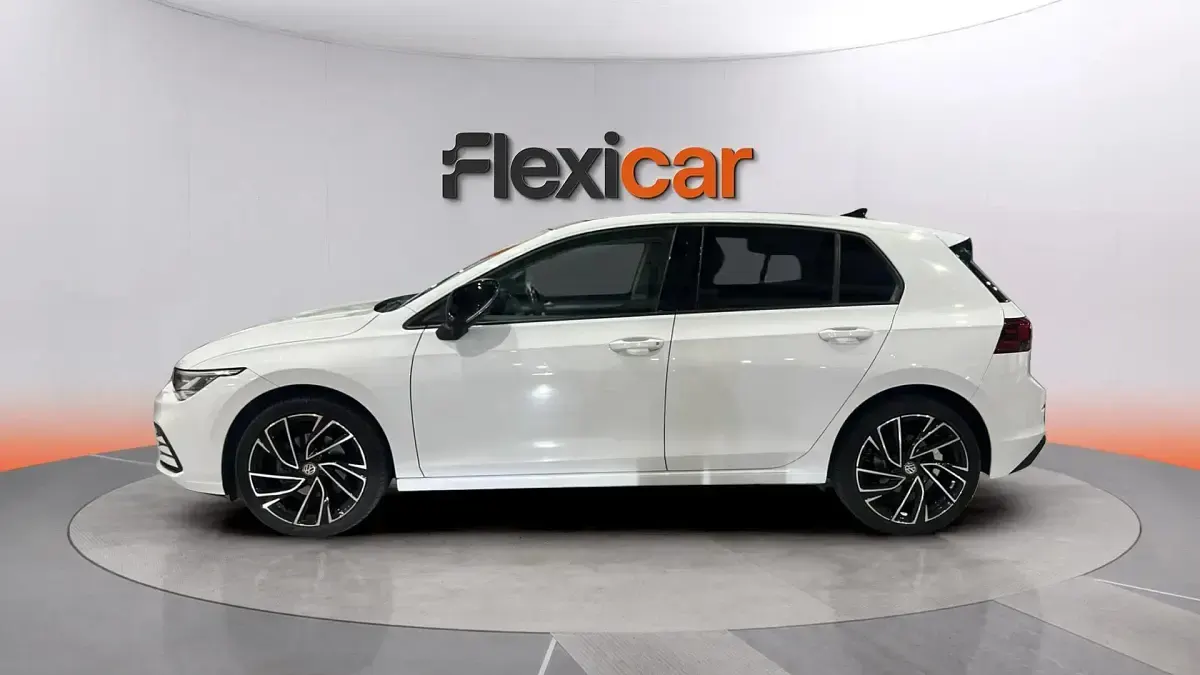 Usado VW Golf VIII 116 CV (85 kW) 2022 Blanco Berlina