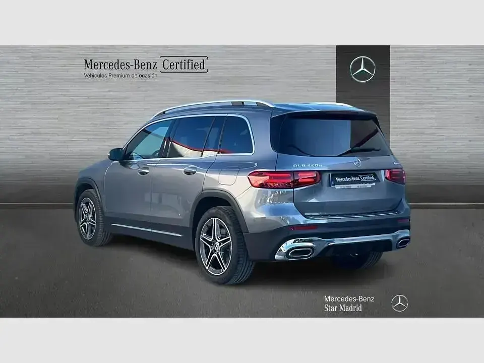 Usado Mercedes GLB220 190 CV (139 kW) 2025 Gris SUV