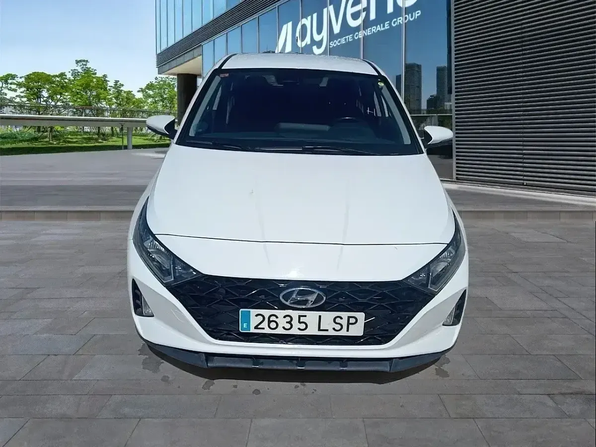 Usado Hyundai i20 101 CV (74 kW) 2021 Blanco Utilitario
