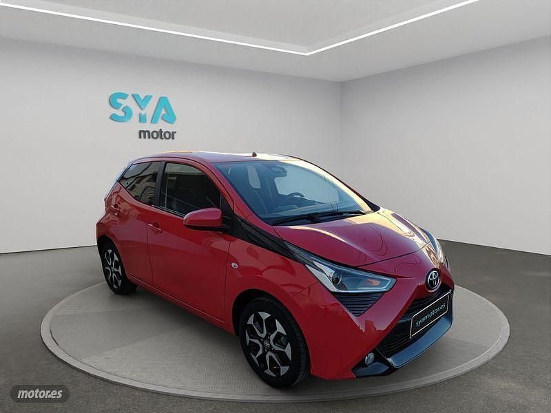 Rojo Usado 2021 Toyota Aygo X-play Utilitario | 12.490 € (Precio justo) - Imagen 1/3