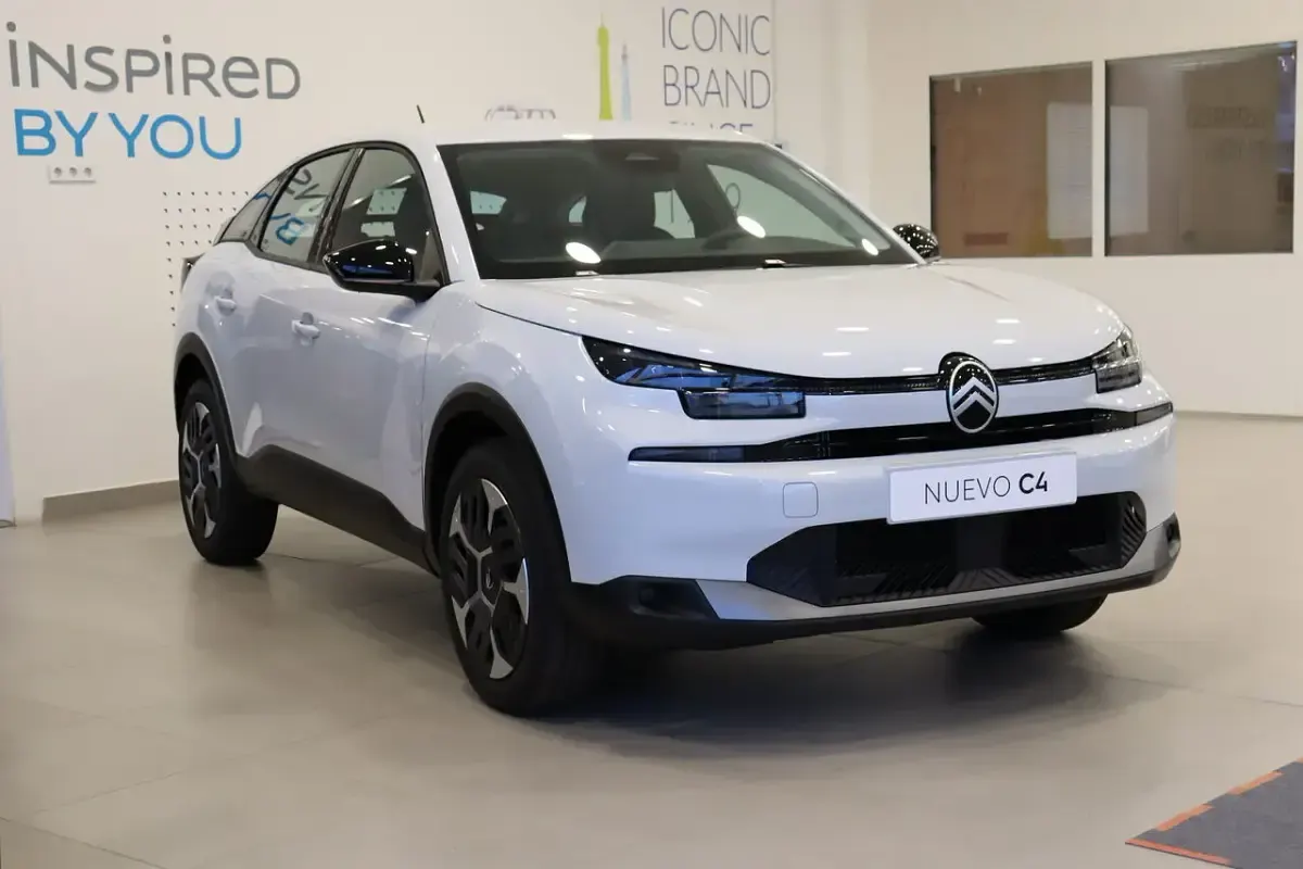 Nuevo Citroën C4 136 CV (100 kW) 2025 Blanco okenite SUV