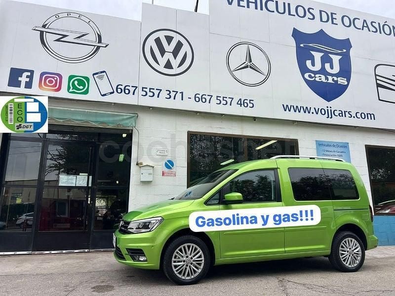 Usado VW Caddy Trendline 110 CV (80 kW) 2018 Verde Monovolumen