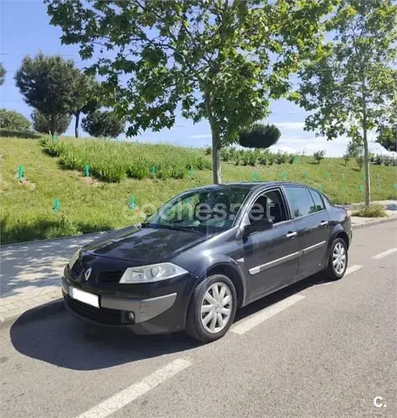 Usado Renault Mégane Dynamique 130 CV (95 kW) 2007 Negro Berlina