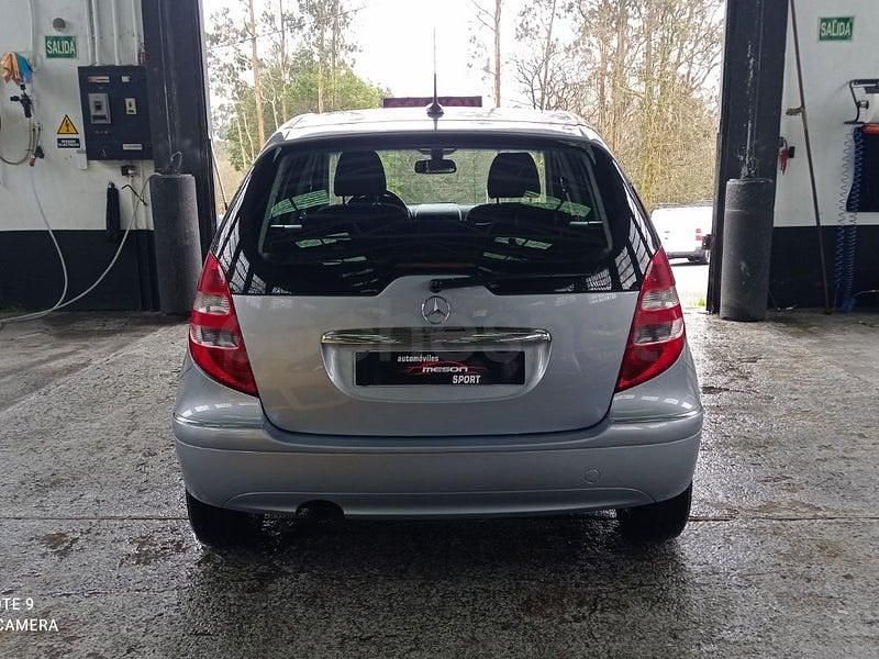 Usado Mercedes A180 Classic 109 CV (80 kW) 2006 Gris / plata Monovolumen