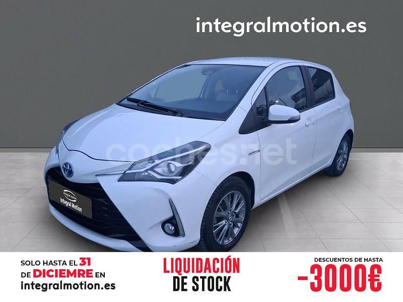 Usado Toyota Yaris Hybrid Active 100 CV (73 kW) 2018 Blanco Berlina