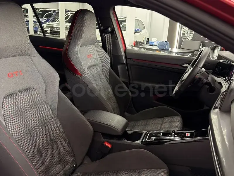 Occasion VW Golf VIII GTI 265 ch (194 kW) 2024 Rouge Berline