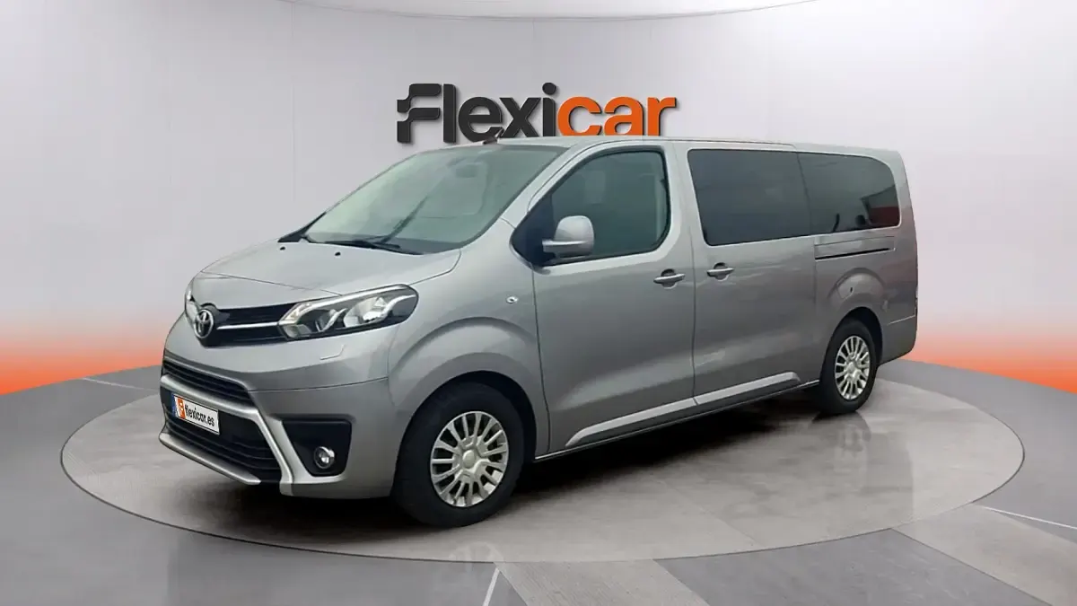 Usado Toyota Proace Verso Active 120 CV (88 kW) 2023 Gris Familiar
