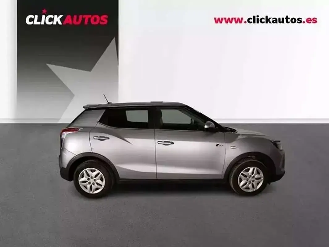 Usado SsangYong Tivoli 136 CV (100 kW) 2024 Gris SUV