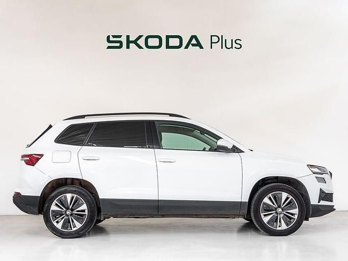 Usado Skoda Karoq Active 115 HP (84 kW) 2023 Branco SUV