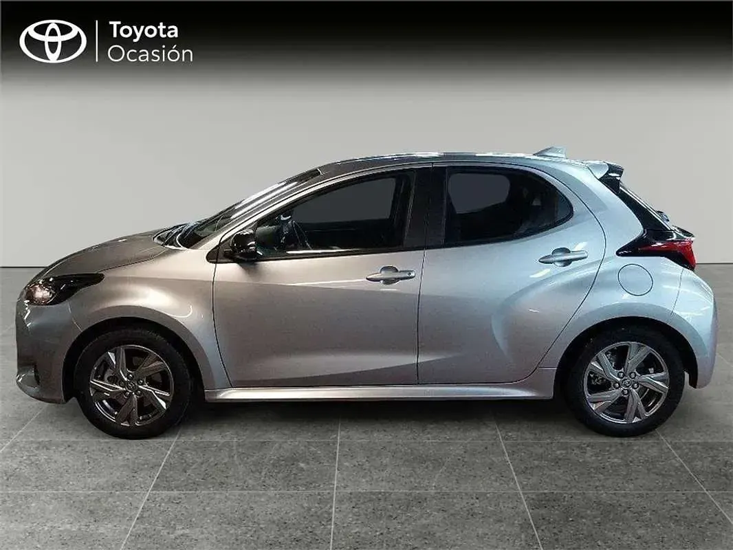 Usado Toyota Yaris Hybrid Active 116 CV (85 kW) 2024 Utilitario