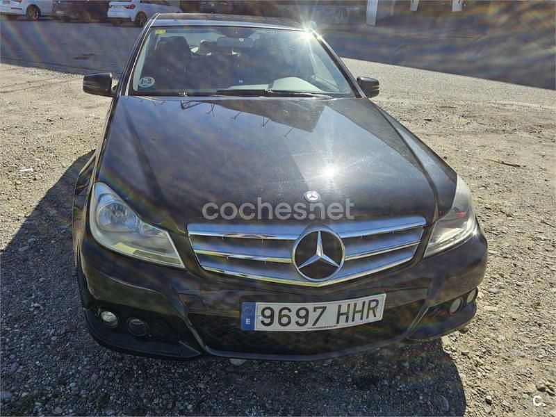 Usado Mercedes C200 Avantgarde 136 CV (100 kW) 2011 Negro Berlina