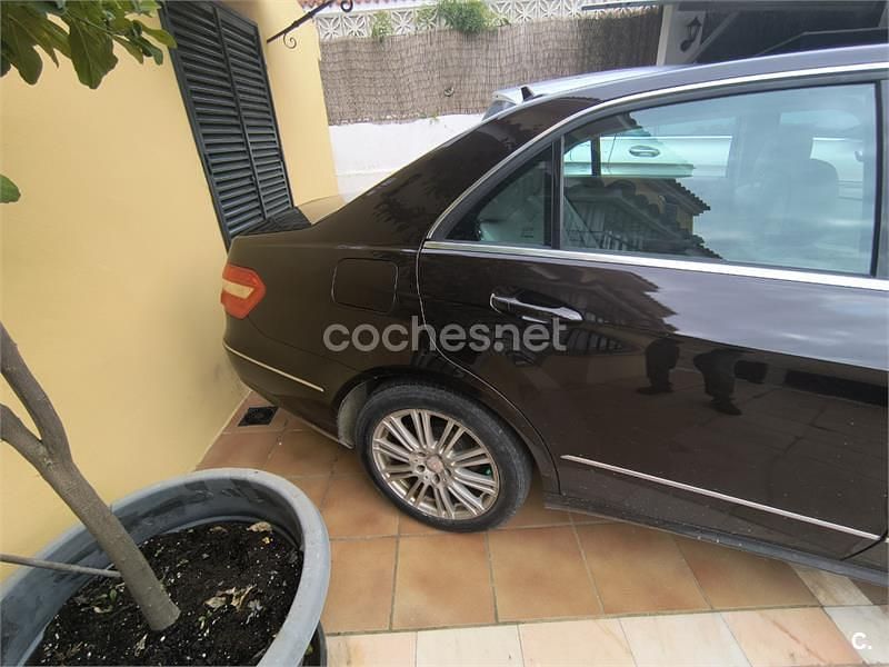Usado Mercedes E220 Elegance 170 CV (125 kW) 2012 Marrón Berlina