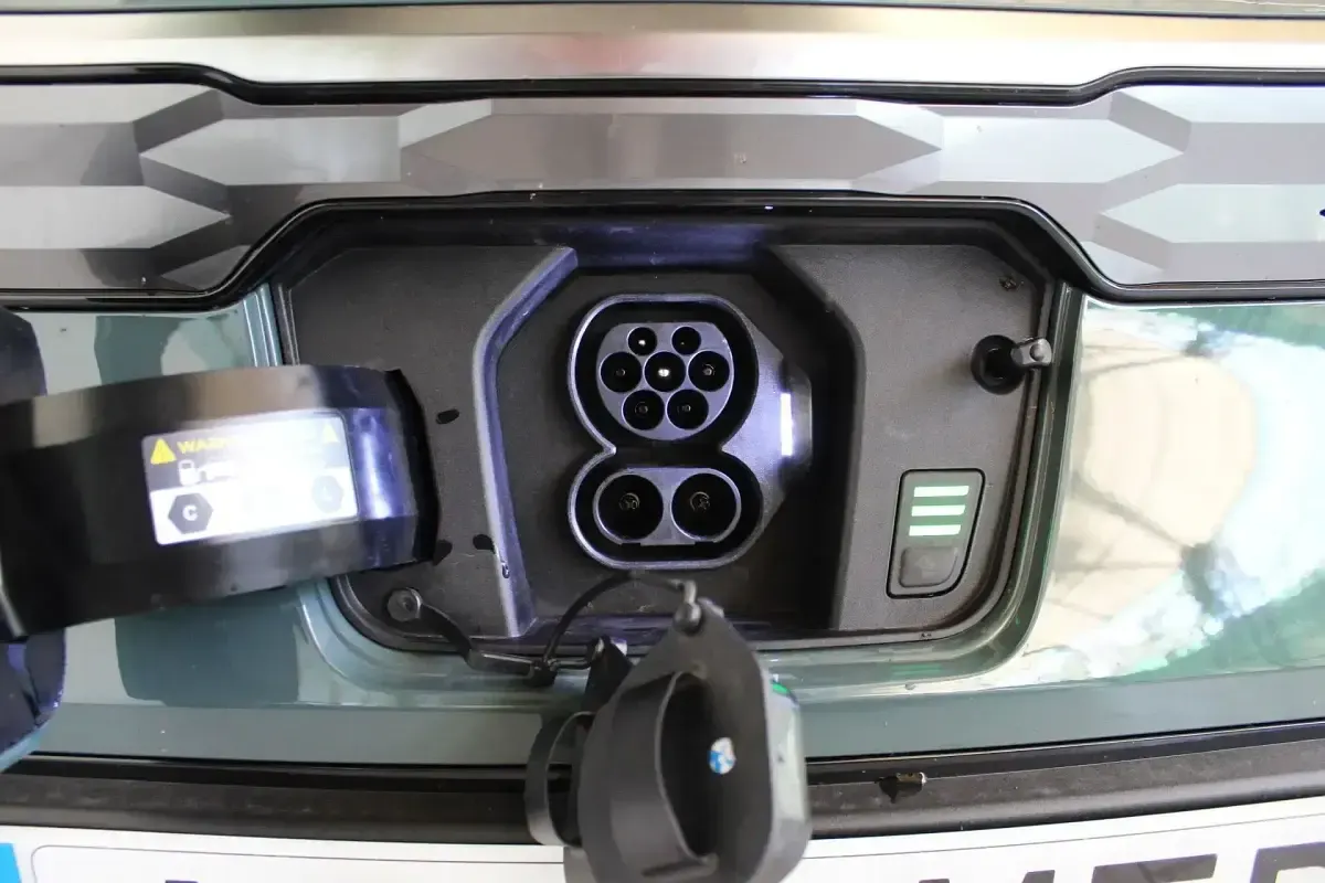 Käytetty Kia Niro 150 kW (204 HP) 2023 Vihreä Katumaasturi