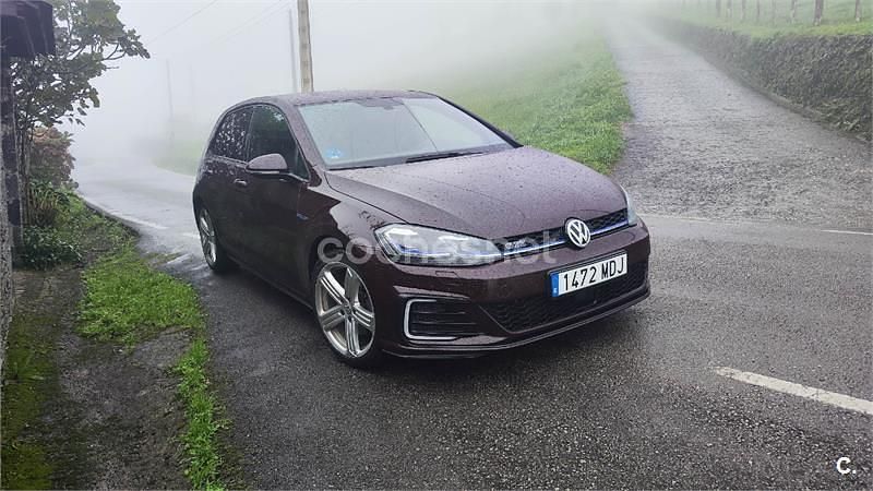 Usado VW Golf VII GTE 204 CV (150 kW) 2018 Granate Berlina