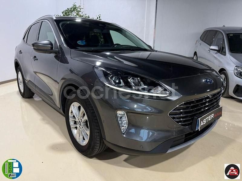 Gris / plata Usado 2022 Ford Kuga ST-Line SUV | 22.990 € (Caro) - Imagen 1/4
