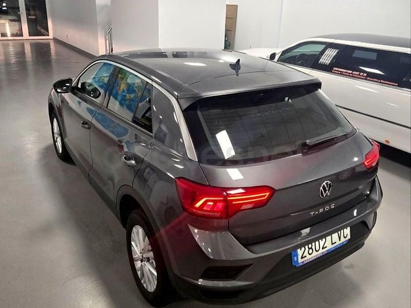 Usado VW T-Roc Advance 115 CV (84 kW) 2022 Gris / plata SUV