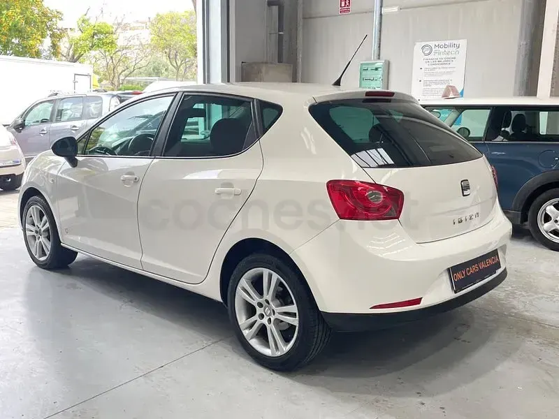 Usado Seat Ibiza Style 90 CV (66 kW) 2011 Blanco Berlina