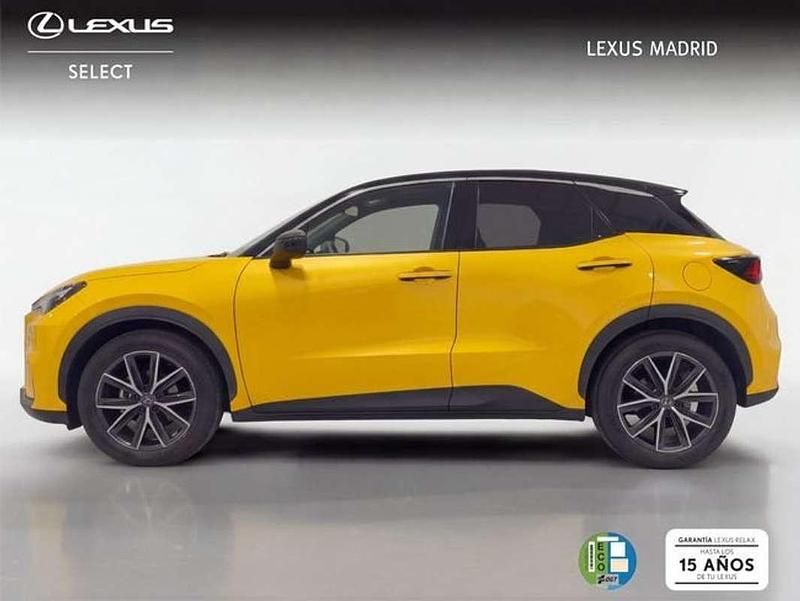Usado Lexus LBX 136 CV (100 kW) 2025 Amarillo SUV