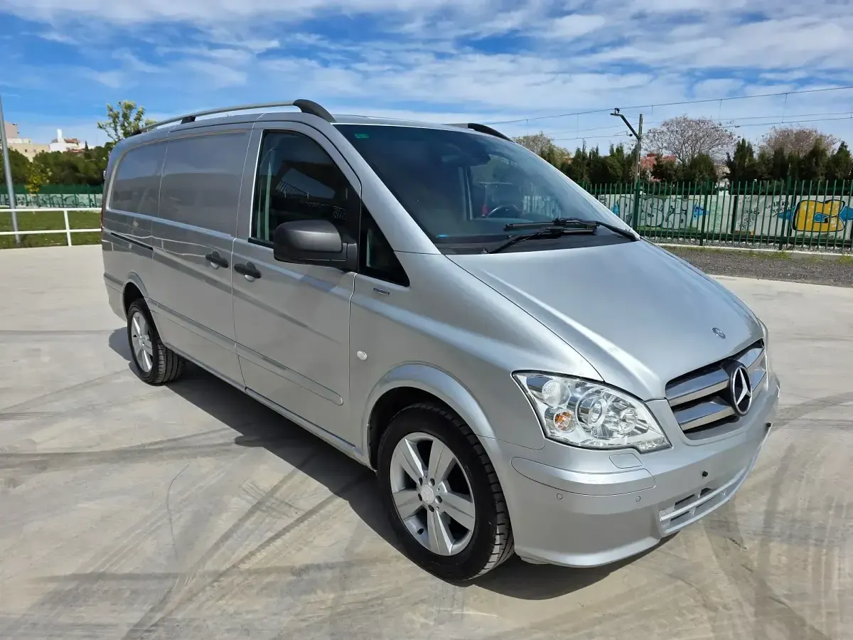 Usado Mercedes Vito 224 CV (164 kW) 2014 Gris Van
