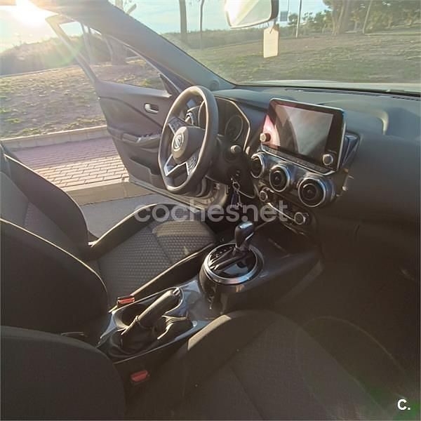Usado Nissan Juke Acenta 114 CV (83 kW) 2021 Gris / plata SUV
